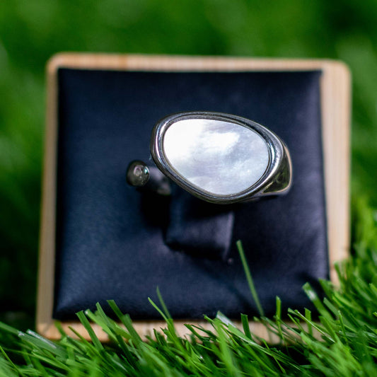 ANILLO LÁGRIMA NÁCAR